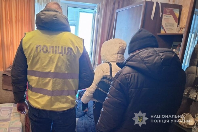 Збирав гроші для ЗСУ, але клав до власної кишені: сумські поліцейські викрили шахрая