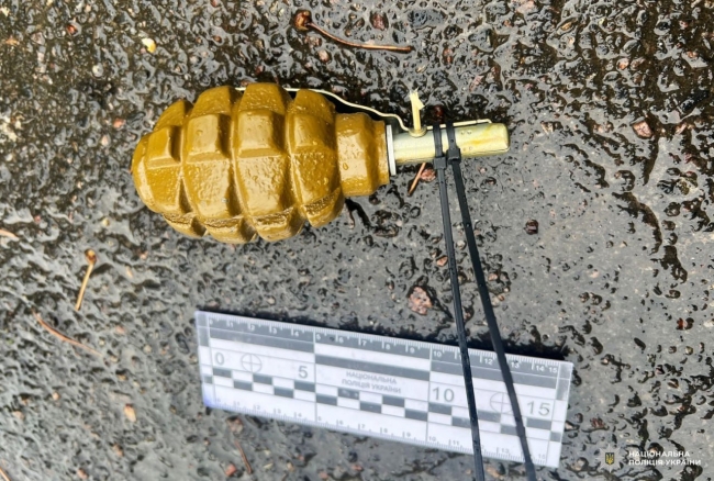 Житель Рівненщини погрожував підірвати гранату у будинку, де були його батько і бабуся