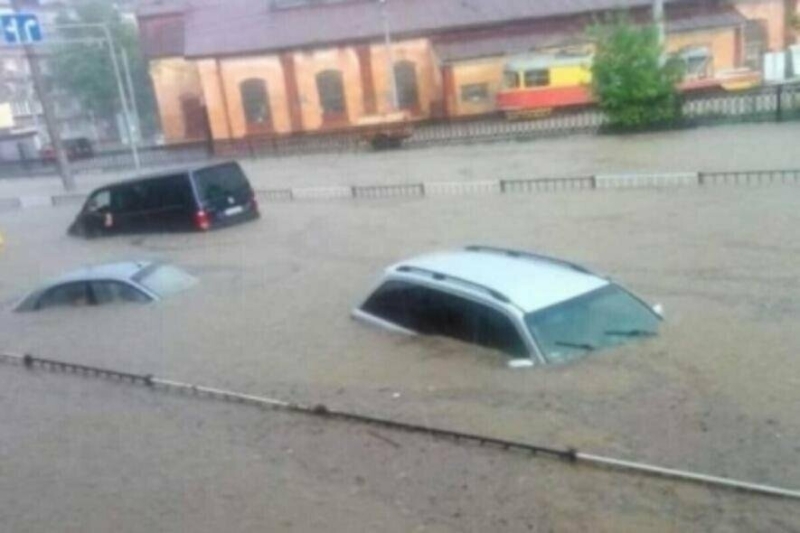 "Потужна злива насувається на деякі області України, грози і дощі вдарять з лютою силою вже завтра": де чекати на негоду?