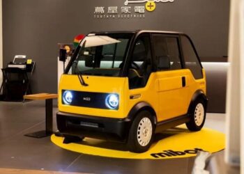 Tesla в паніці: японський стартап запропонував бюджетний електромобіль mibot mini EV, вартістю $7000