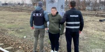 У Чернігові затримали 16-річного підлітка, який на замовлення російських кураторів намагався підпалити релейну шафу
