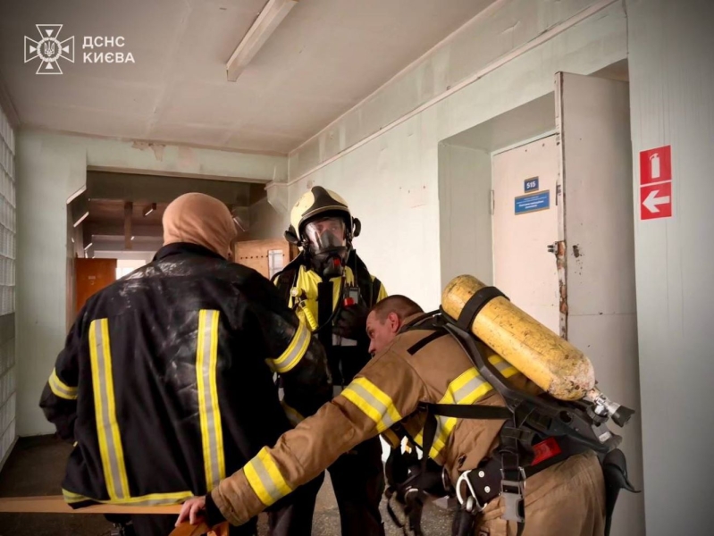 В одному із вищих навчальних закладів столиці сталася пожежа (фото)