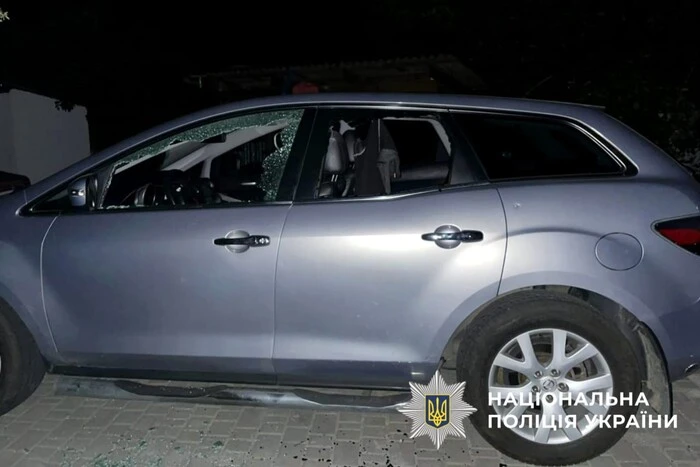 Пошкоджено будинок, авто та господарчу будівлю: наслідки нічного обстрілу на Київщині (фото)