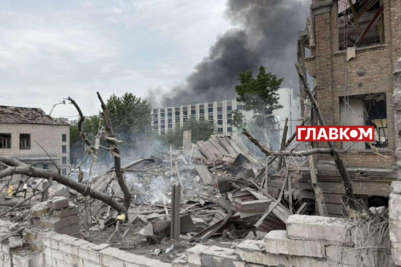 Атака на Київ: понад 100 постраждалих, багато загиблих (фото, відео)