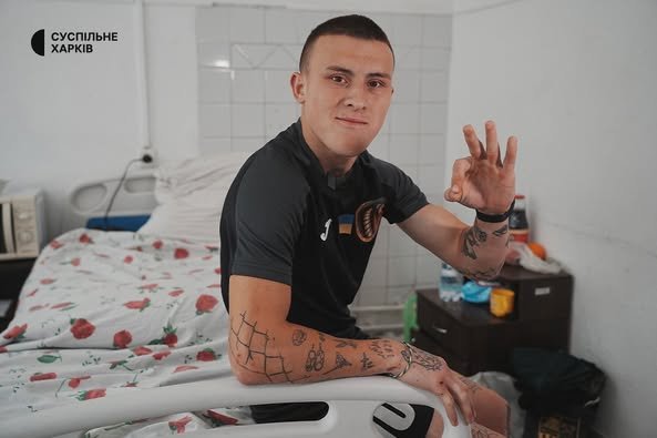 "Поки живий — співатиму гімн": харків’янин надихнув країну співом з-під руїн (ФОТО)