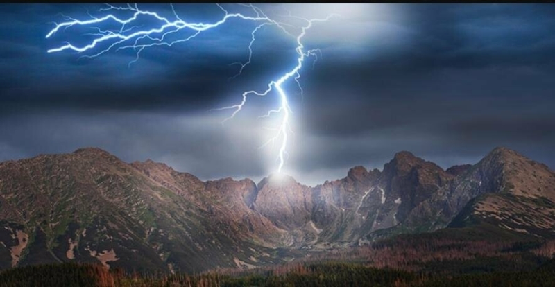 Гроза раптово застає в горах? Рятувальники порадили, як зберегти життя і що робити