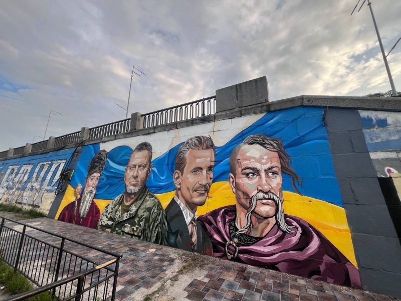 У Києві вдруге з'явився мурал із генералом Залужним (фото)
