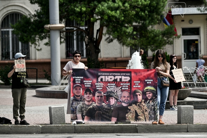 Будь голосом тих, хто став для тебе щитом: у Запоріжжі пройшла акція на підтримку військовополонених, - ФОТОРЕПОРТАЖ