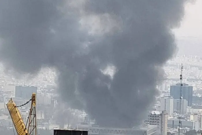 Ізраїль вдарив по будівлі іранського державного телебачення під час прямого ефіру