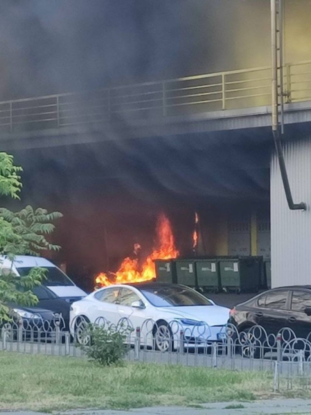 У торгово-розважальному центрі Dream Town на Оболоні сталася пожежа (відео)