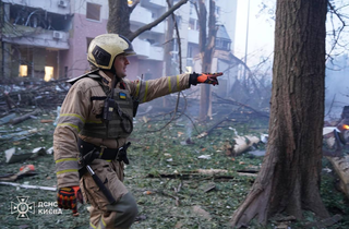 Атака РФ на Київ: рятувальники показали наслідки ударів