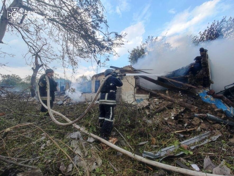 У Запорізькій області обстріли спричинили займання двох ангарів, шести будинків і магазину