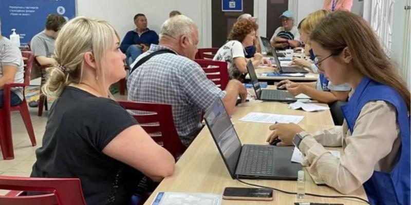 Грошова допомога для переселенців: де в червні можна отримати виплати