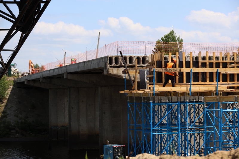 Міст у Вишгороді, який було зруйновано на початку війни, запрацює у вересні 2025 року