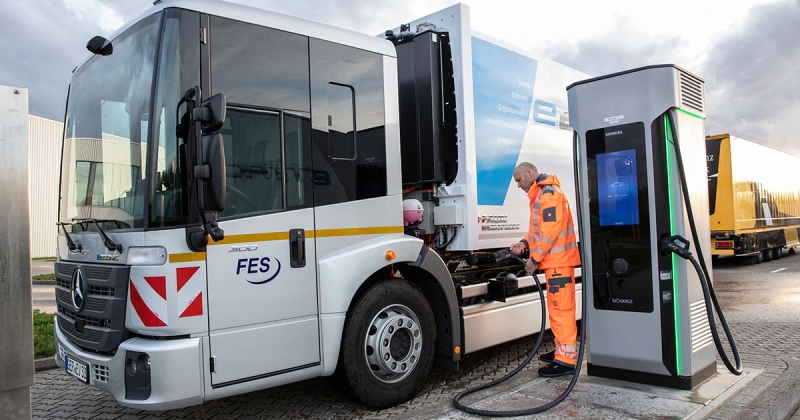 Mercedes-Benz почав використовувати відновлені батареї в електричних вантажівках