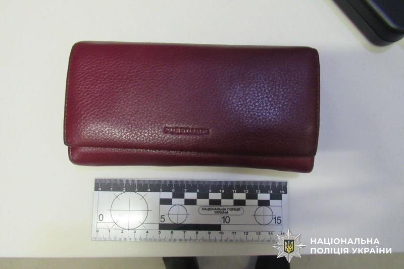 У Києві жінка влаштувалася на роботу й у перший день потрапила до поліції