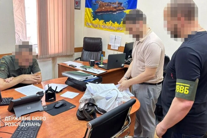 За $2 тис. просив ВЛК «знайти» хворобу. У Києві викрито командира однієї з військових частин