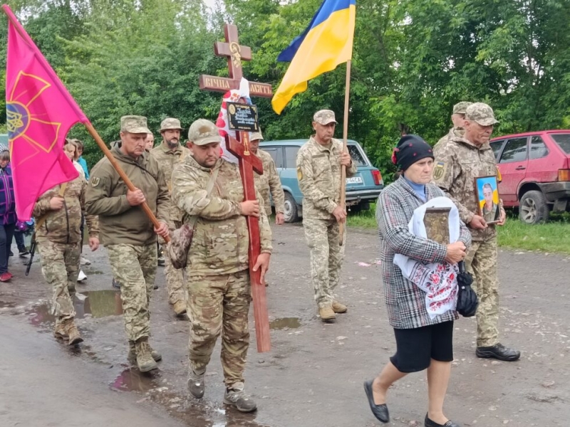 Буринська громада попрощалася із захисником України Валерієм Курбетом