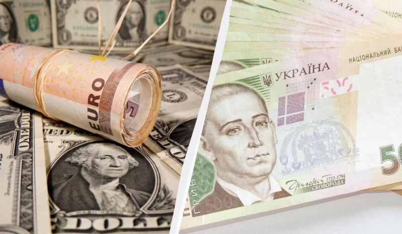 Чи варто купувати зараз долари в Україні: поради експертів