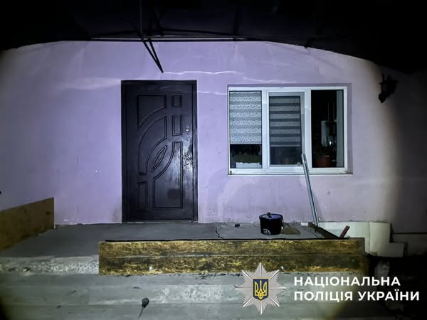 Пошкоджено будинок, авто та господарчу будівлю: наслідки нічного обстрілу на Київщині (фото)
