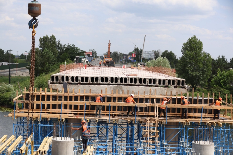 Міст у Вишгороді, який було зруйновано на початку війни, запрацює у вересні 2025 року