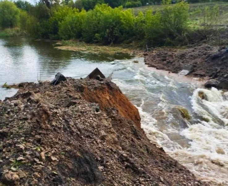 Екоінспектори порахували збитки від авіаудару по гідроспорудах на Сумщині