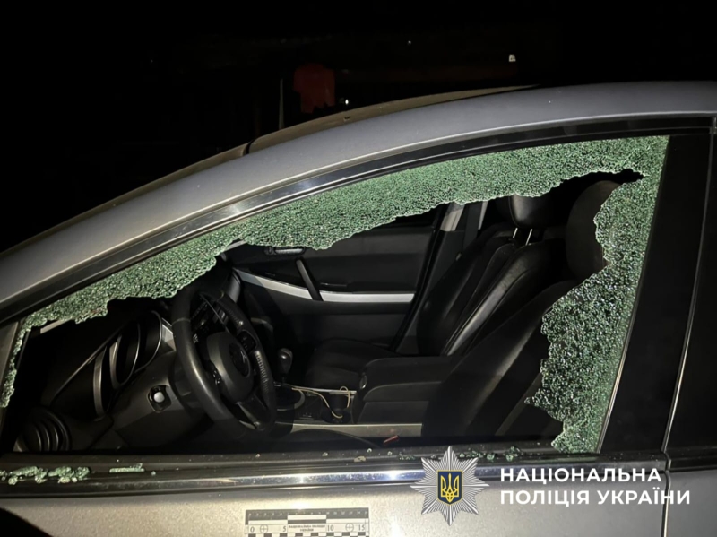 Пошкоджено будинок, авто та господарчу будівлю: наслідки нічного обстрілу на Київщині (фото)