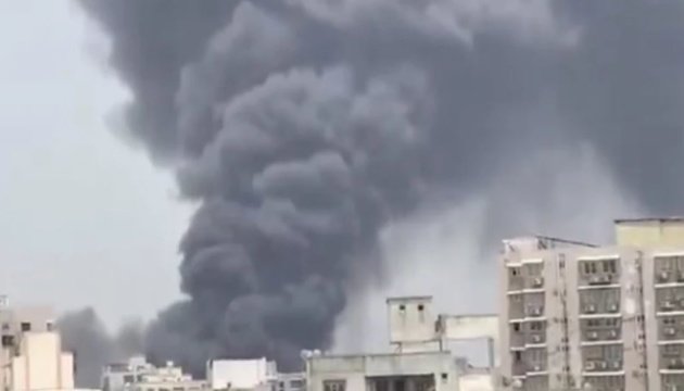 Літак в Індії розбився прямо на даху будівлі, попередньо &ndash; це лікарня