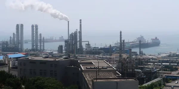 Китайська держкомпанія PetroChina закриє останній блок з переробки нафти на своєму найбільшому НПЗ