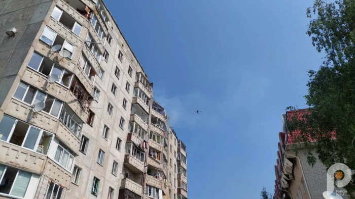 ФОТО У Луцьку в постраждалій від російського обстрілу багатоповерхівці не було укриття