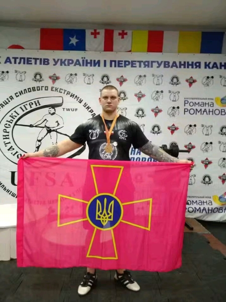 Колесо Сансари та перевірка на людяність: як маріупольський стронгмен Чувак вижив у полоні