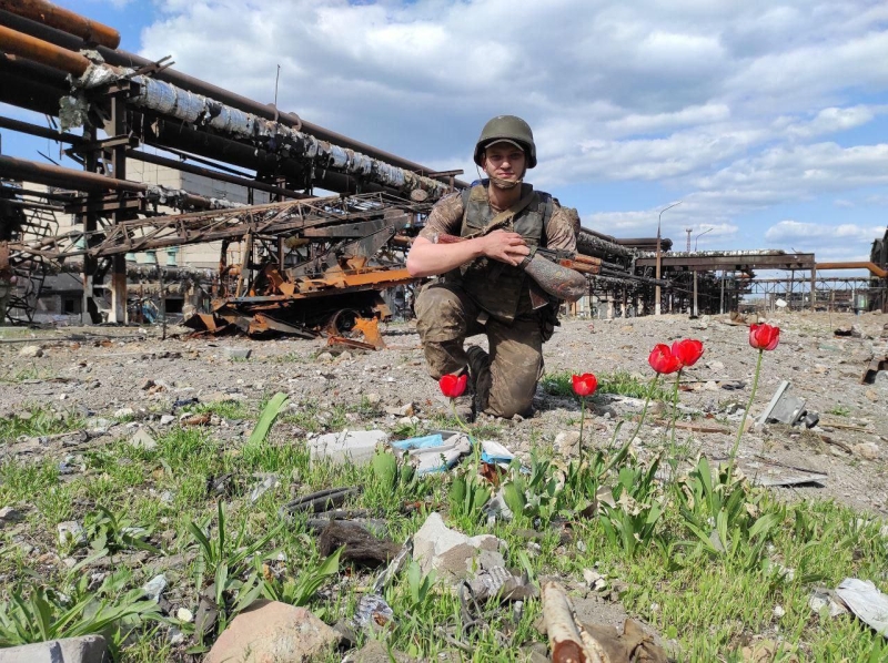 Колесо Сансари та перевірка на людяність: як маріупольський стронгмен Чувак вижив у полоні