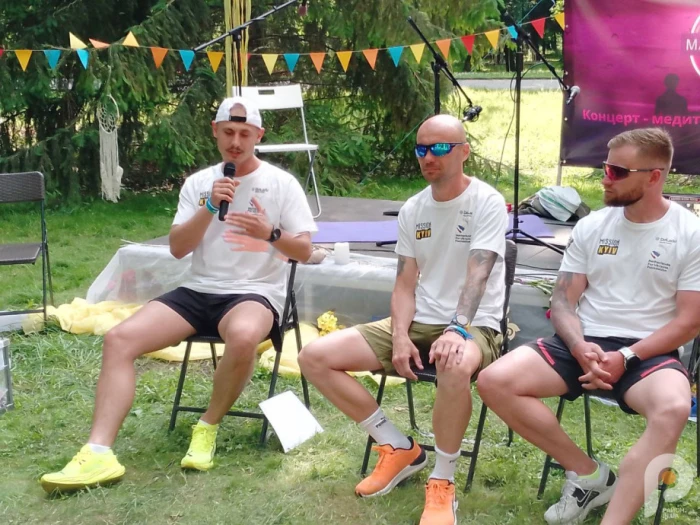 Лучани зустріли ветеранів, які йдуть пішки з Нідерландів до Києва