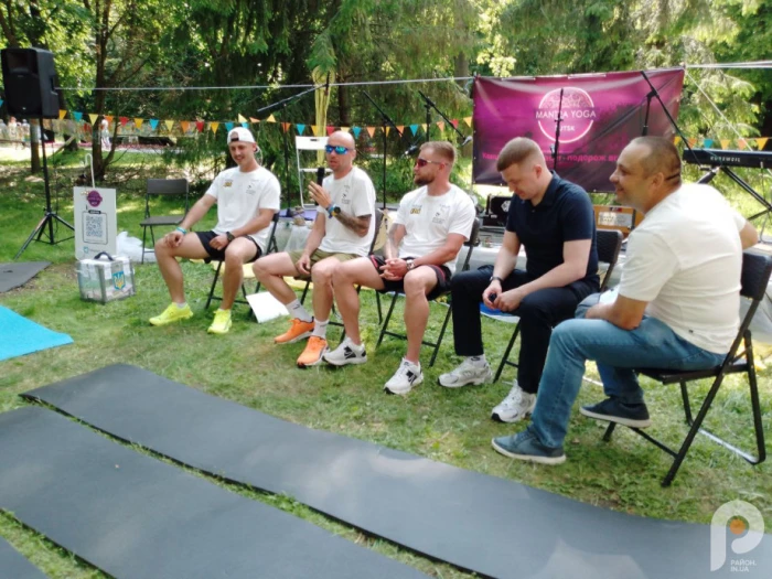 Лучани зустріли ветеранів, які йдуть пішки з Нідерландів до Києва