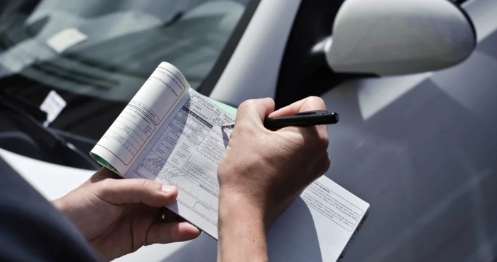 Луцьк: поліцейські затримали водія, який проігнорував вимогу зупинитися і намагався втекти