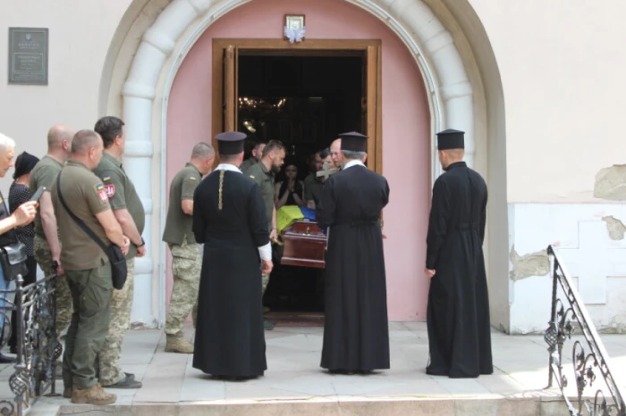 Луцьк попрощався з військовослужбовцем Дмитром Свириденком