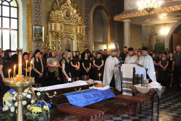 Луцьк попрощався з військовослужбовцем Дмитром Свириденком