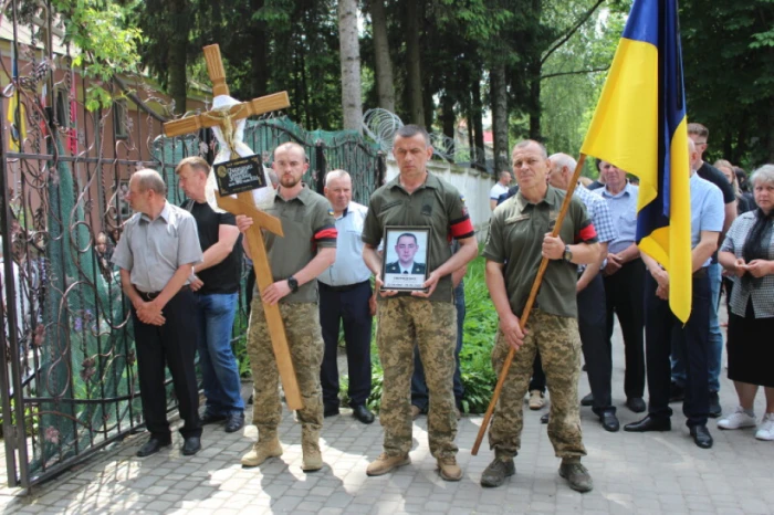 Луцьк попрощався з військовослужбовцем Дмитром Свириденком