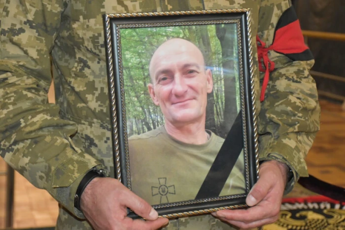 Луцька громада попрощалася із захисником України Миколою Кінахом