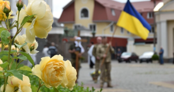 Луцька громада попрощалася із захисником України Миколою Кінахом