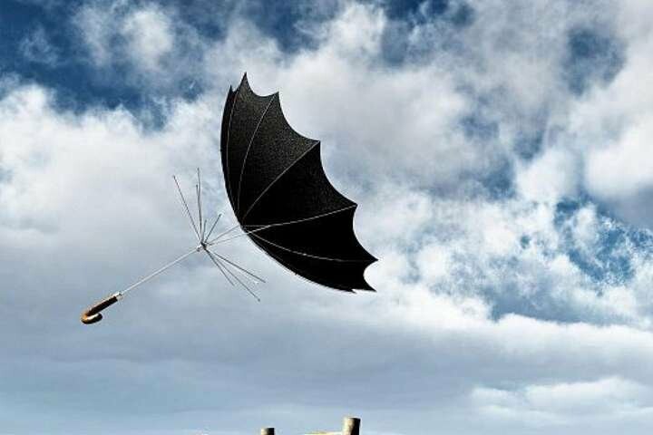 Миколаїв накриває потужний вітер