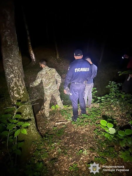 На Коломийщині розшукують 5-річного хлопчика з аутизмом, який загубився в лісі (ФОТО ЗНИКЛОГО)