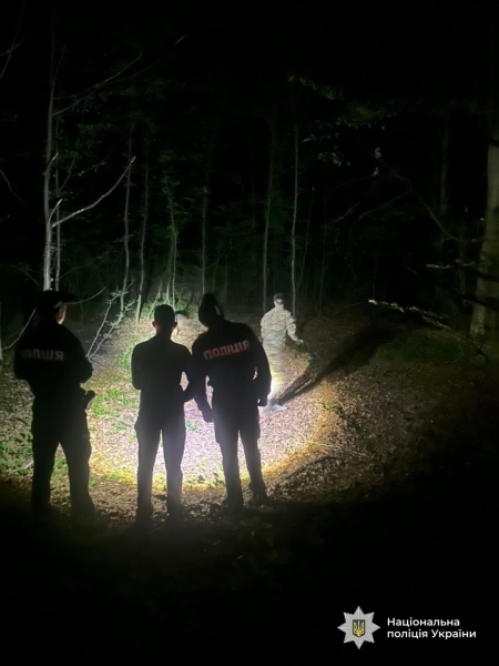 На Коломийщині розшукують 5-річного хлопчика з аутизмом, який загубився в лісі (ФОТО ЗНИКЛОГО)