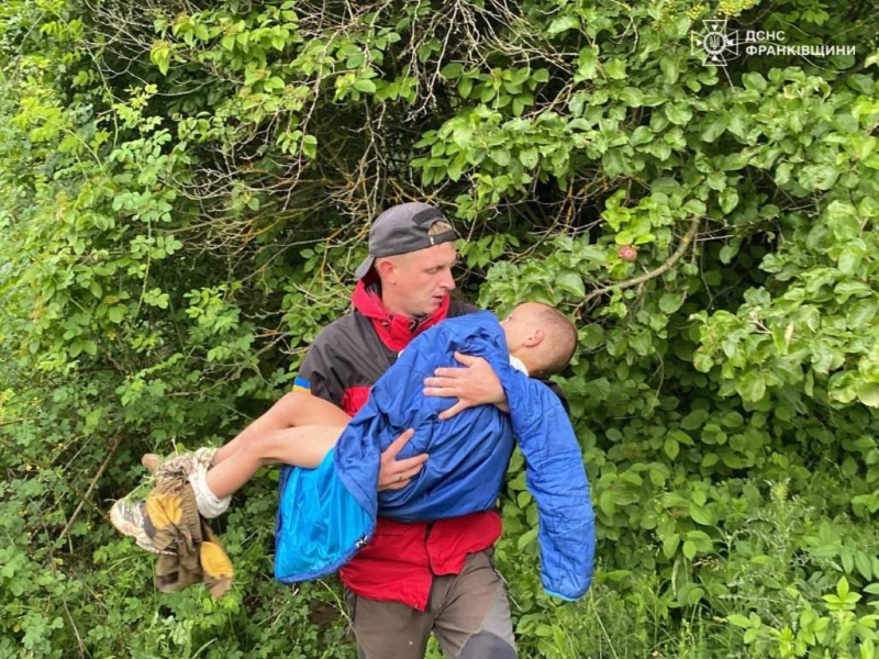 На Прикарпатті знайшли 5-річного хлопчика, якого шукали понад 3 доби (ФОТО, ВІДЕО)