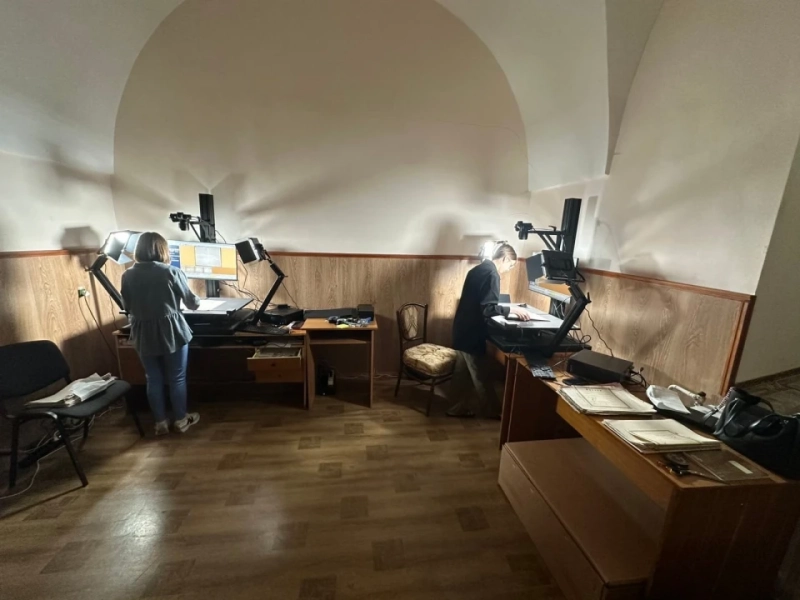 На Вінниччині оцифрують 2 млн аркушів документів обласного архіву