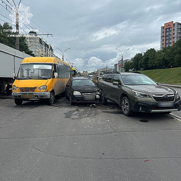 Подробиці вчорашньої аварії з маршруткою в Сумах