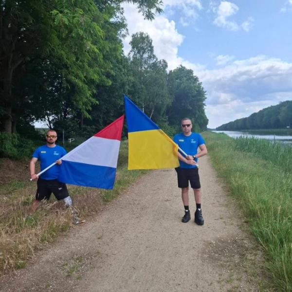 Поранений лучанин, який лікується в Нідерландах, разом з побратимами йшов пішки з Гааги до Польщі