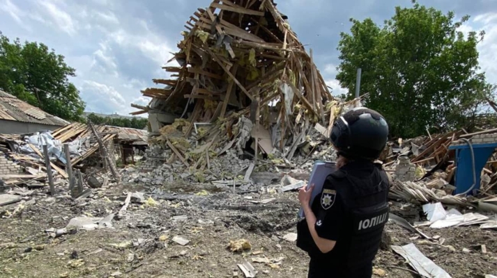 Росіяни скинули ФАБ на Куп’янськ: загинув чоловік, є постраждалі