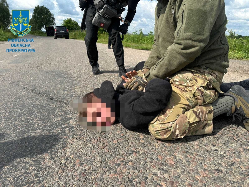 СБУ затримала на Рівненщині агента ФСБ, який готував удари по аеродромах ЗСУ