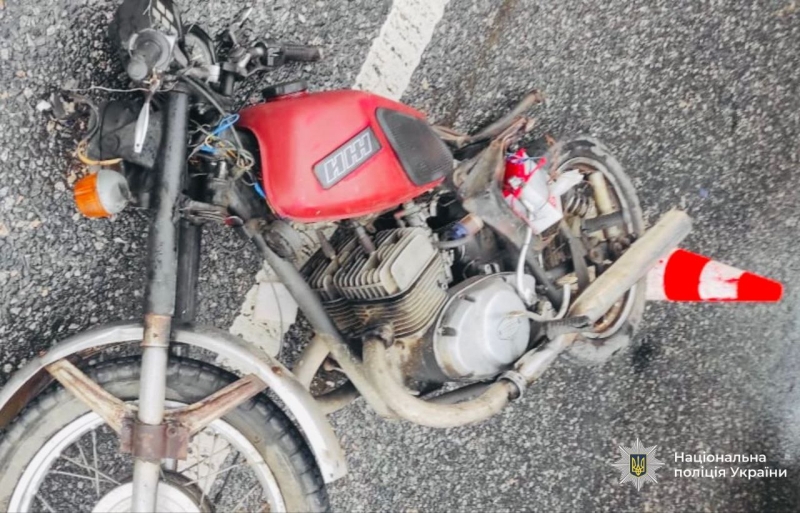 У Делятині на “зустрічній” зіткнулися мотоцикл та мікроавтобус: загинули двоє людей (ФОТО)